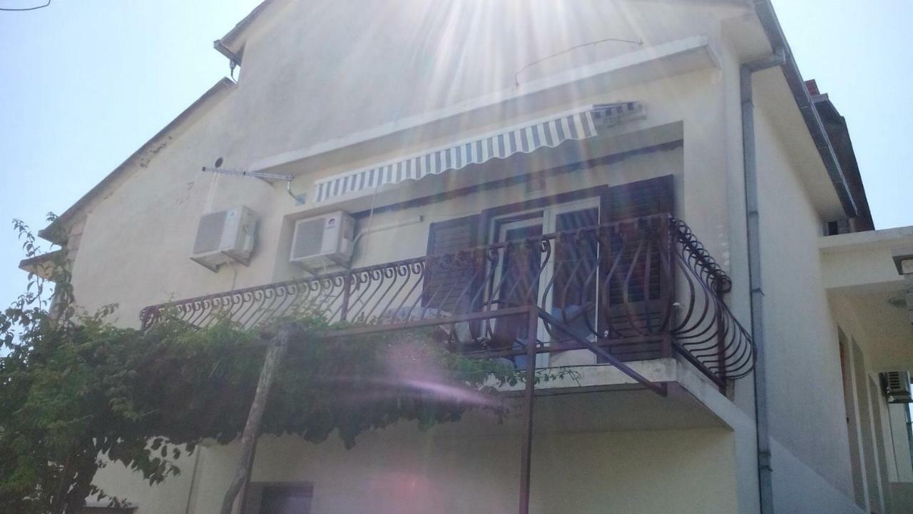 Studio With Balcony 耶尔萨 外观 照片